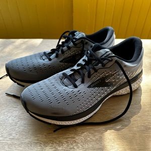 Brooks Ghost 13 Shoes size 11